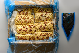 Пирожок с кленовым сиропом и орехом пекан 95г , упаковка 32шт (229718)